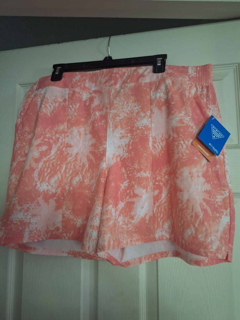 Brand New w/ Tags Womens Columbia Regular Fit Shorts, XL